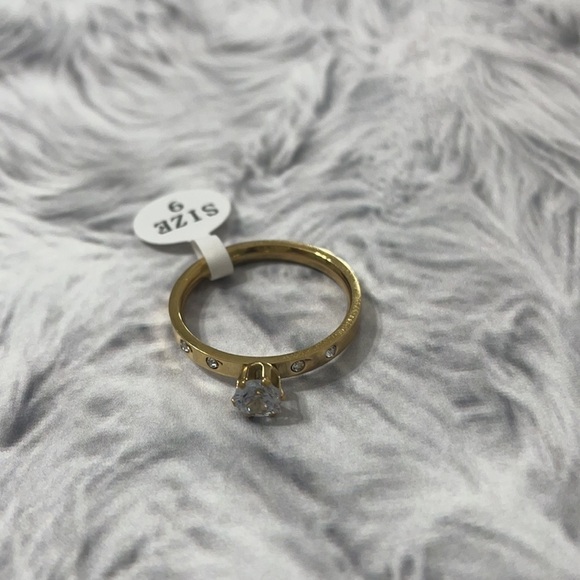 ✨💍Dainty Round Zirconia Rhinestone Engagement Ring 💍✨ - Picture 8 of 16